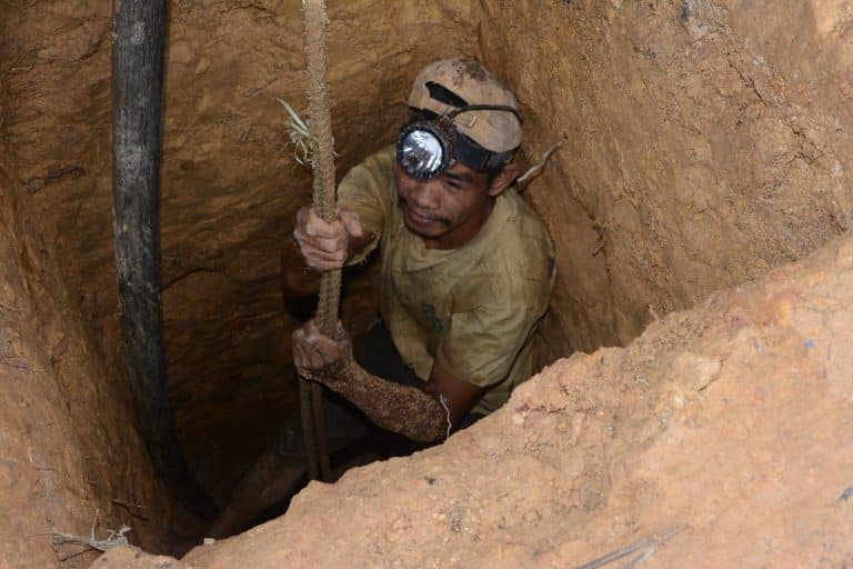 Supporting Burkina Faso in Eliminating Mercury Use in Artisanal and Small-Scale Gold Mining