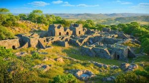 Illustration of the ruins of Great Zimbabwe with its sophisticated water conservation system.