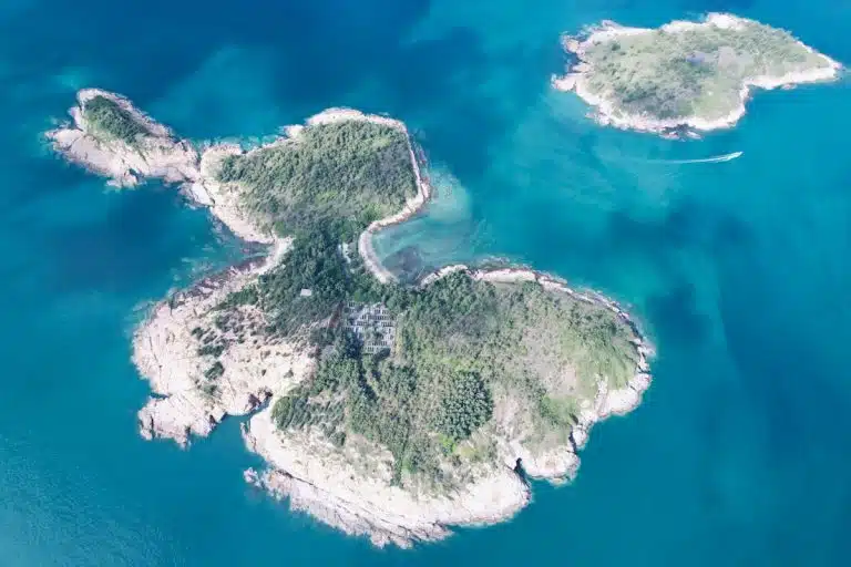 Discovery of a New Underwater Volcano East of Mayotte Discovery of a New Underwater Volcano East of Mayotte
