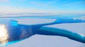 Illustration of Antarctic sea ice showing significant decline in extent.